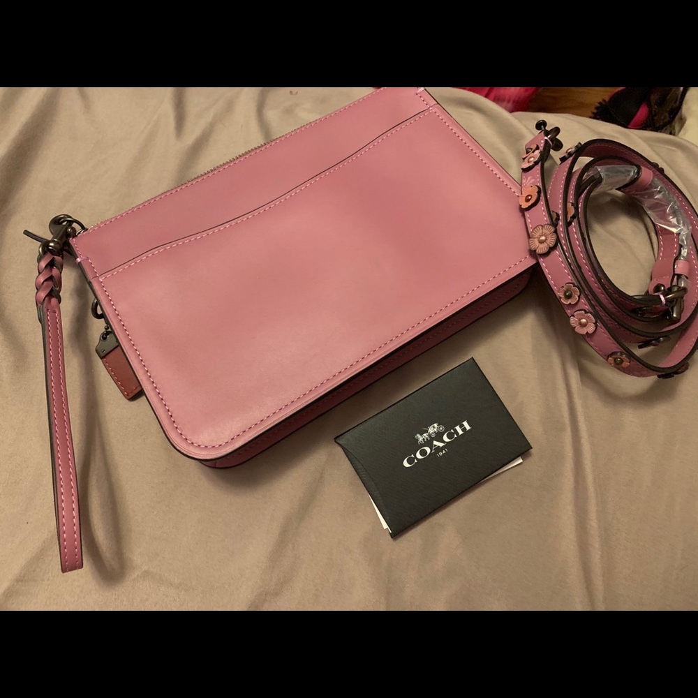 Coach clutch/wristlet